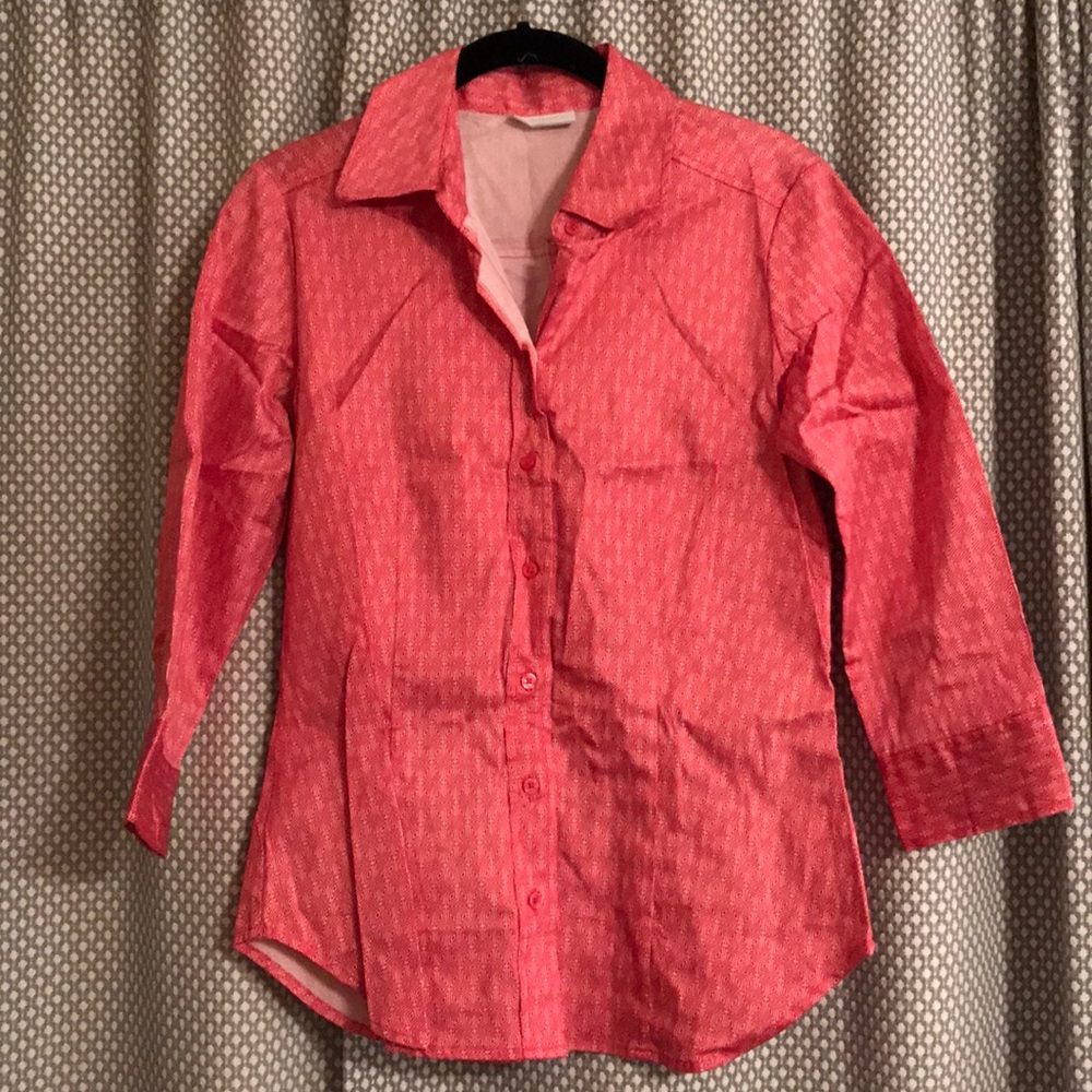 Pink geometric pattern shirt size Small NWT